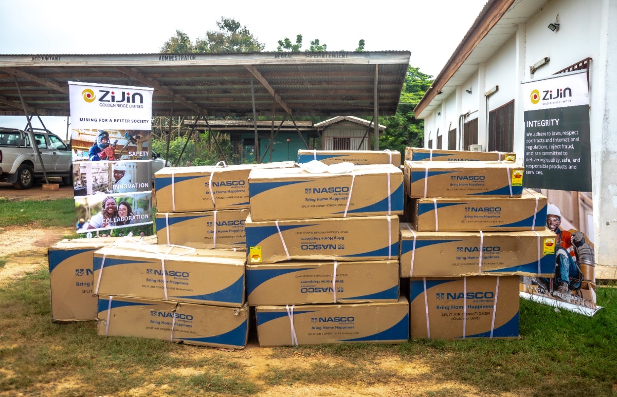 Zijin Donates Air Conditioners to Abirem Government Hospital