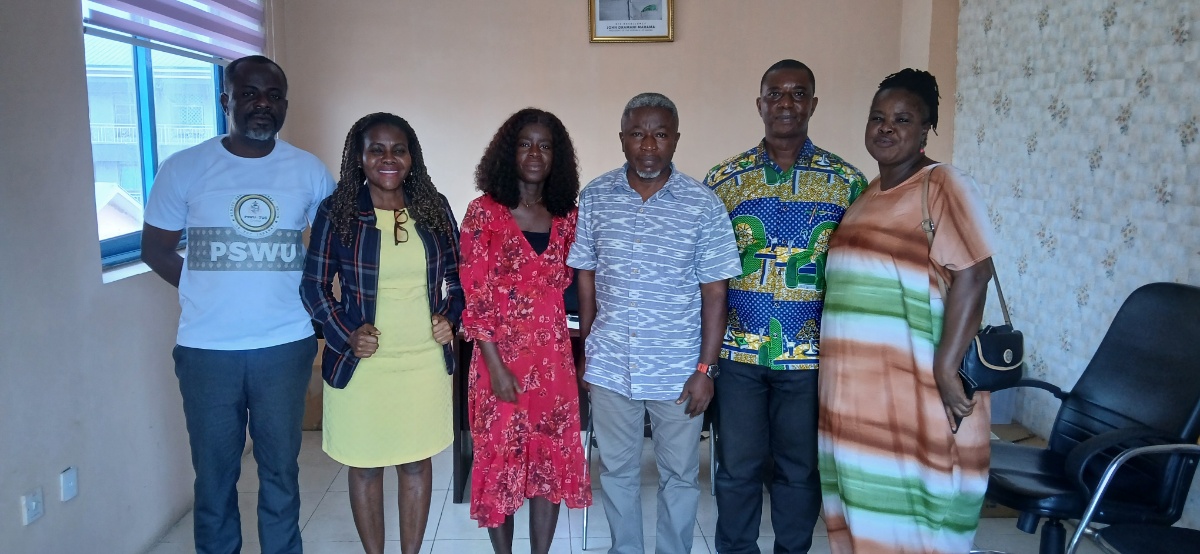 Eastern Regional Executives of the Ghana Journalists Association, GJA,  pays a courtesy call on the Eastern Regional Director of the Ghana Standards Authority, GSA, Andrew Lartey.