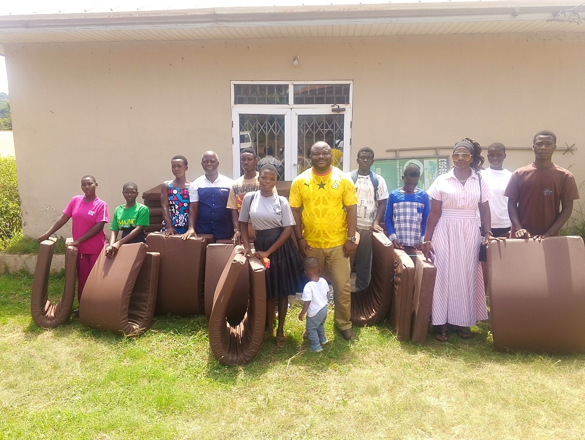 A native of Nkurakan donates free student mattresses to newly admitted SHS students from Yilo Krobo.